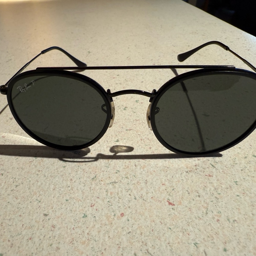 Ray-Ban Black Round Sunglasses